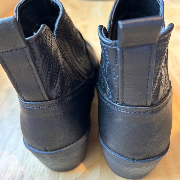 Women's Easy Street Legend Black Ankle Boot Embossed Western Style Sz 8 - Picture 7 of 11
